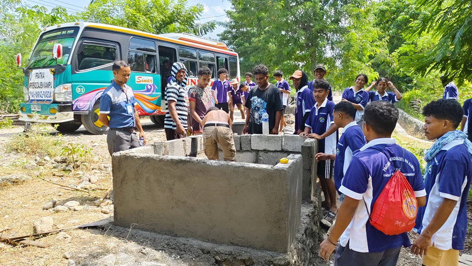 ESTUDANTE PAK GRUPU 10 HUSI FSPCM KONSTRUI FATIN SOE LIXU IDA IHA ALDEIA NEFOBAE, SUCO LIFAU