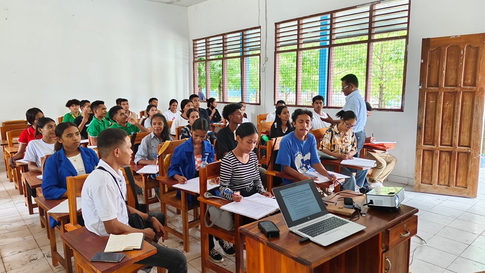 ESTUDANTE PAK HUSI FTA HAHU ONA AULA IHA KAMPUS RAMU UNPAZ RAEOA