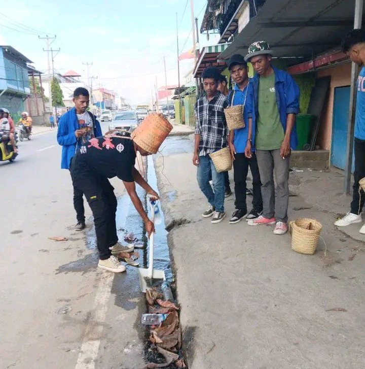 ESTUDANTE SIRA HUSI FAKULDADE CSH HALO LIMPEZA IHA SIDADE DILI