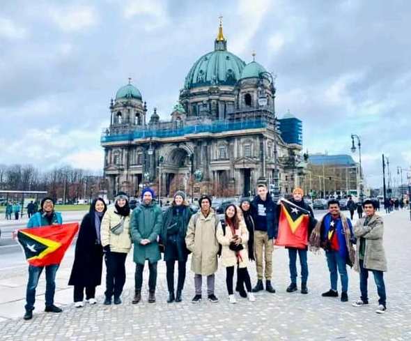 ESTUDANTE BOLSEIRUS UNPAZ VISTA MUZEUM BERLIN